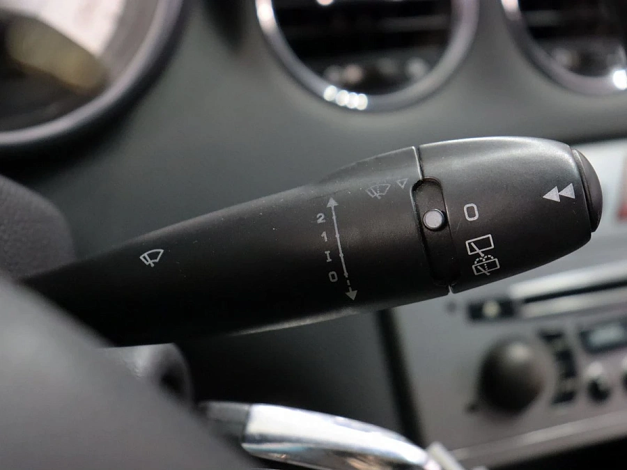 Peugeot 308, 2011г., передний привод, механика