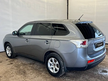 Mitsubishi Outlander, 2012г, передний привод, вариатор