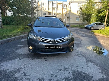 Toyota Corolla, 2015г, передний привод, вариатор