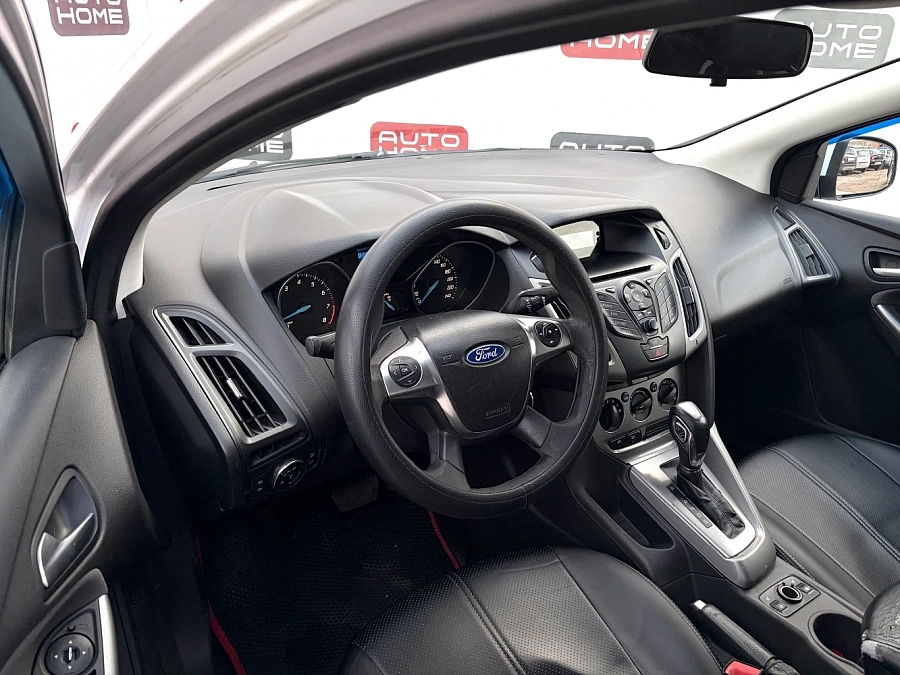 Ford Focus, 2012г., передний привод, робот