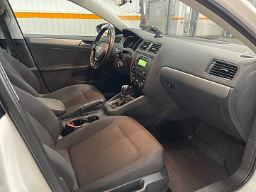 Volkswagen Jetta, 2015г, передний привод, автомат