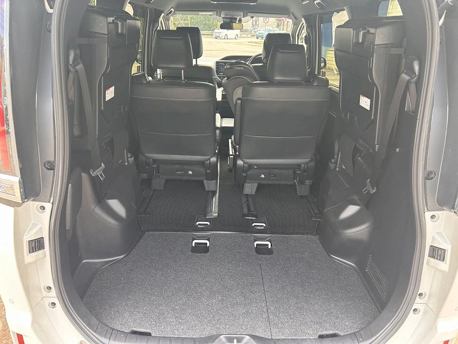 Toyota Esquire, 2019г., передний привод, вариатор