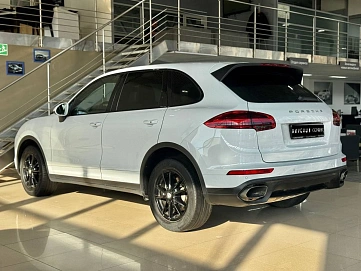 Porsche Cayenne, 2015г, полный привод, автомат