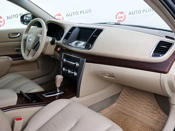 Nissan Teana, 2011г, передний привод, вариатор