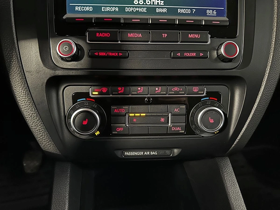 Volkswagen Jetta, 2011г., передний привод, механика