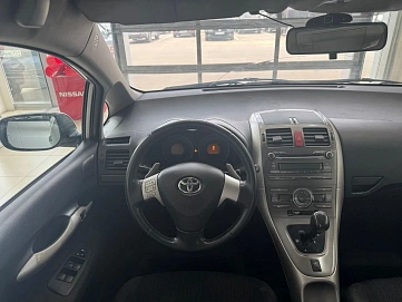 Toyota Auris, 2007г, передний привод, робот