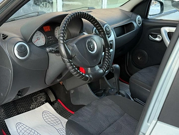 Renault Logan, 2011г, передний привод, автомат