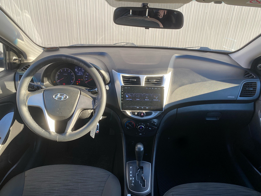 Hyundai Solaris, 2016г., передний привод, автомат