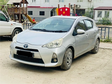 Toyota Aqua, 2013г, передний привод, вариатор