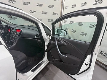 Opel Astra, 2013г, передний привод, механика