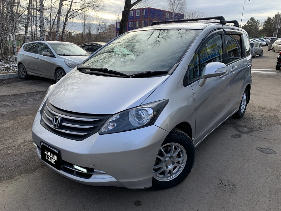 Honda Freed, 2010г., передний привод, вариатор