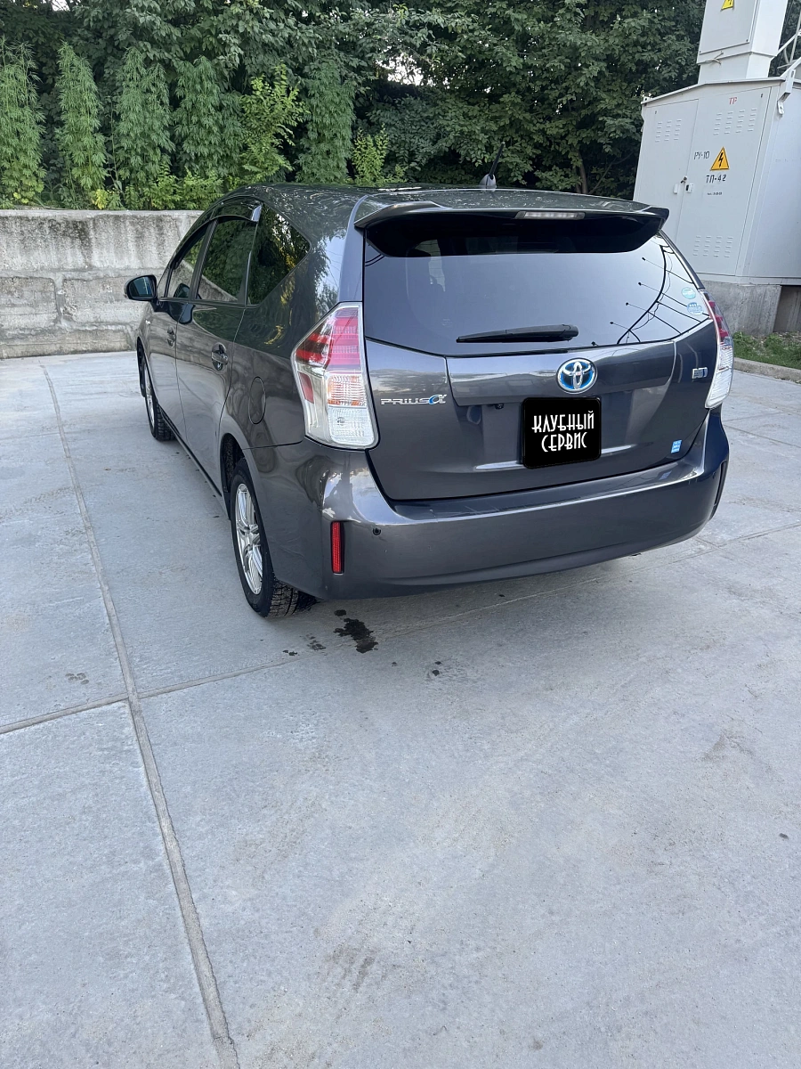 Toyota Prius Alpha, 2016г., передний привод, автомат