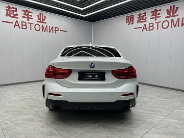 BMW 1 серии, 2021г, передний привод, робот