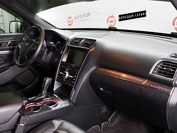 Ford Explorer, 2015г, полный привод, автомат