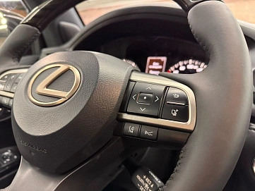 Lexus LX, 2017г., полный привод, автомат