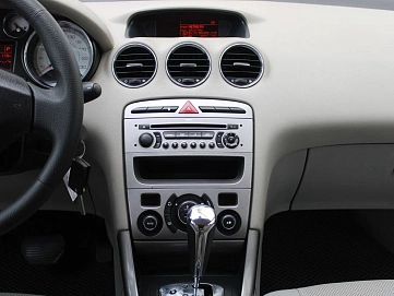 Peugeot 308, 2008г, передний привод, автомат