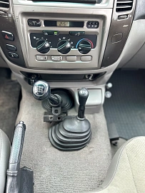 Toyota Land Cruiser, 2005г, полный привод, механика