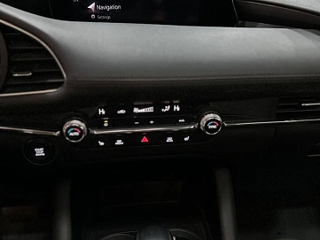 Mazda 3, 2021г, передний привод, автомат