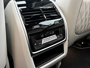 BMW X7, 2025г, полный привод, автомат