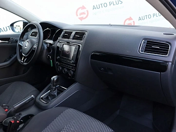 Volkswagen Jetta, 2018г, передний привод, робот