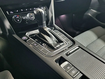 Volkswagen Passat, 2016г, передний привод, робот