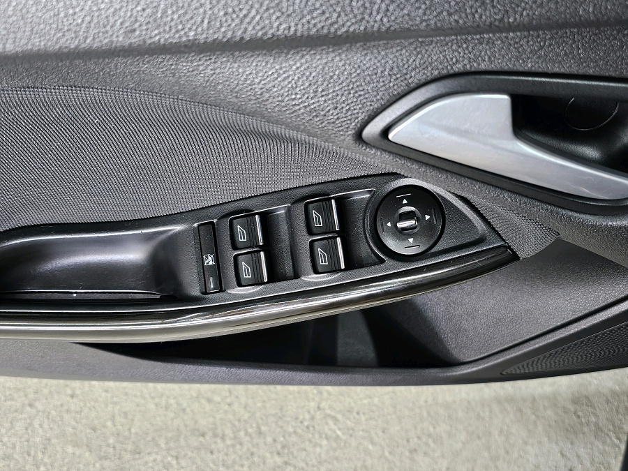 Ford Focus, 2011г., передний привод, робот
