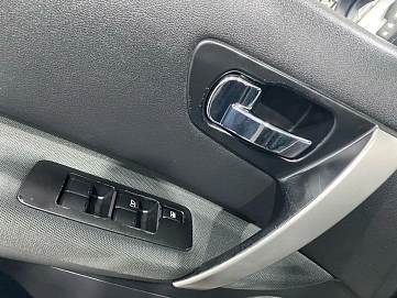 Nissan Qashqai, 2011г, передний привод, механика