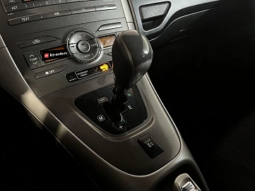 Toyota Auris, 2008г, передний привод, робот