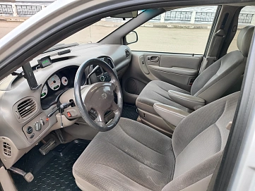 Chrysler Voyager, 2001г, передний привод, автомат