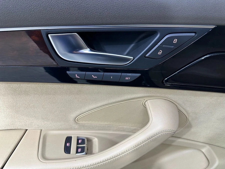 Audi A8, 2011г., полный привод, автомат