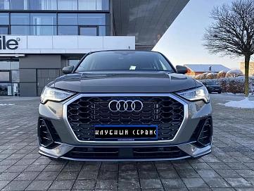 Audi Q3, 2022г, передний привод, робот