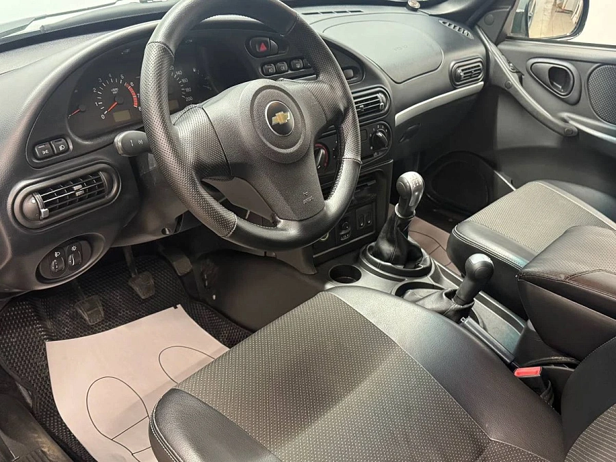 Chevrolet Niva, 2011г., полный привод, механика
