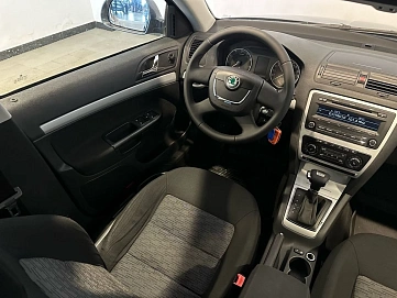 Skoda Octavia, 2011г, передний привод, автомат