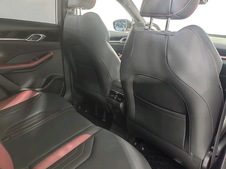 Geely Coolray, 2024г., передний привод, робот