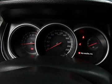 Nissan Tiida, 2013г., передний привод, механика
