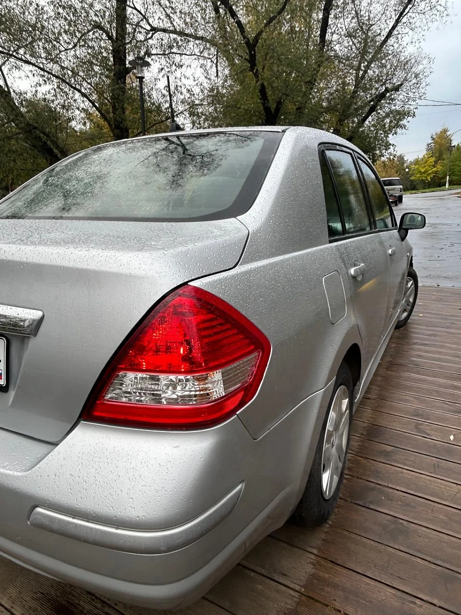 Nissan Tiida, 2012г., передний привод, механика