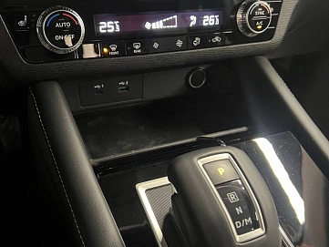 Mitsubishi Outlander, 2023г, передний привод, вариатор