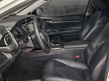 Toyota Camry, 2020г, передний привод, автомат