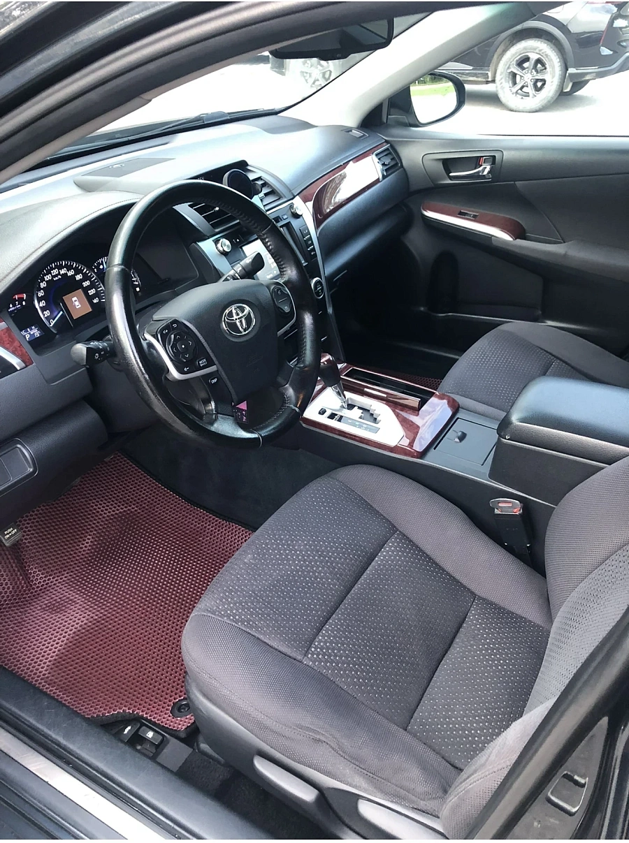 Toyota Camry, 2012г., передний привод, автомат