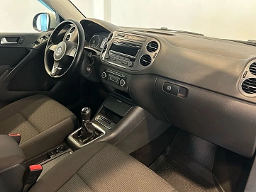 Volkswagen Tiguan, 2011г, передний привод, механика