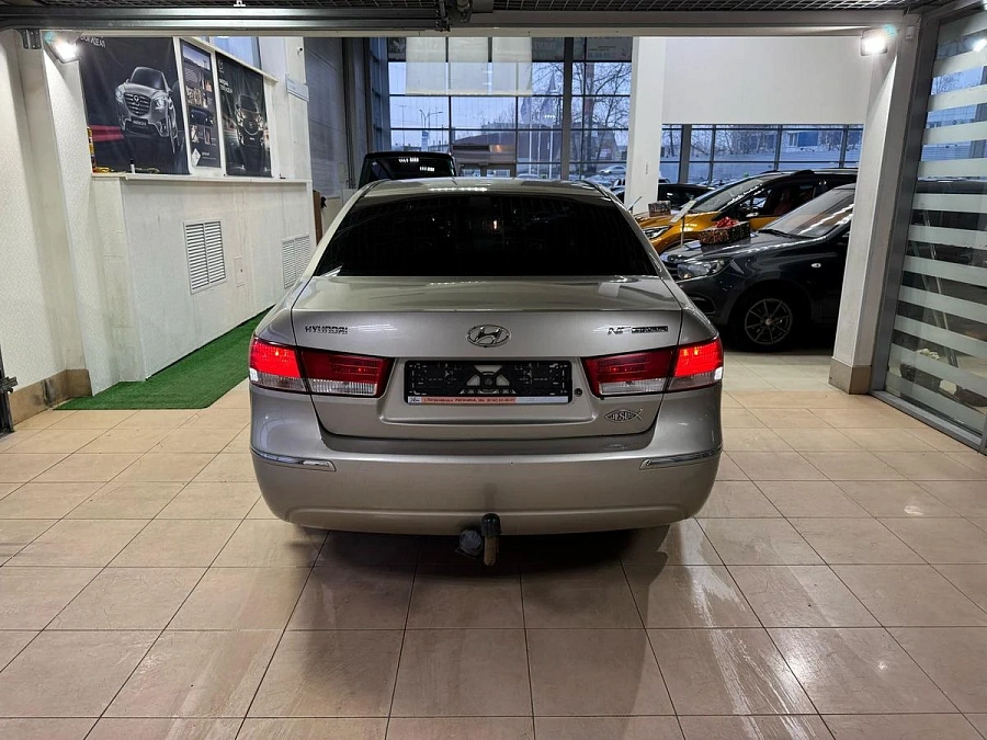 Hyundai Sonata, 2008г., передний привод, механика