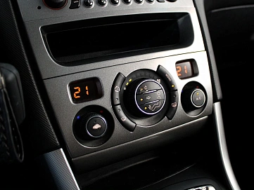 Peugeot 308, 2008г, передний привод, автомат