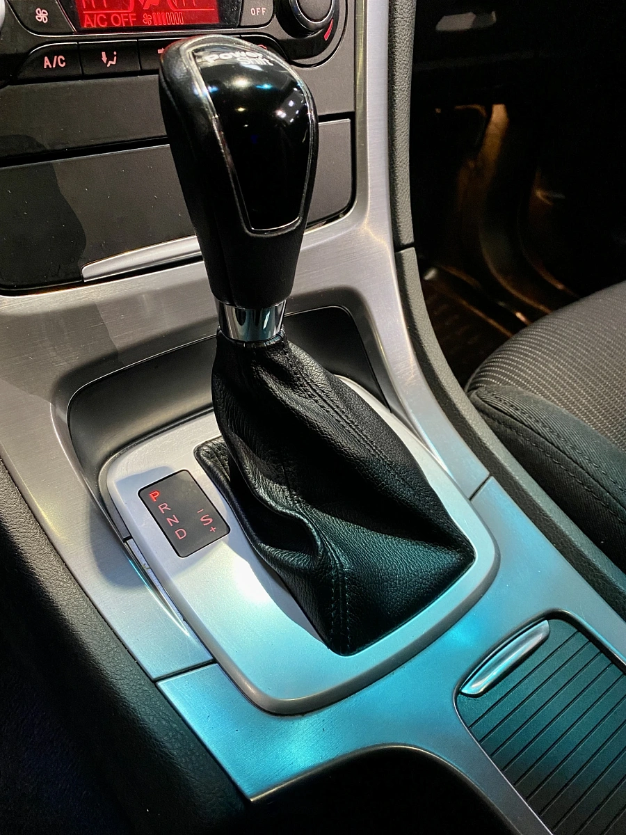 Ford Mondeo, 2012г., передний привод, робот