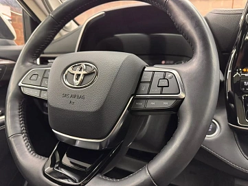 Toyota Highlander, 2021г, полный привод, автомат