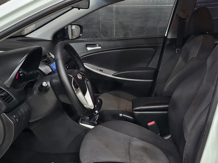 Hyundai Solaris, 2013г., передний привод, механика