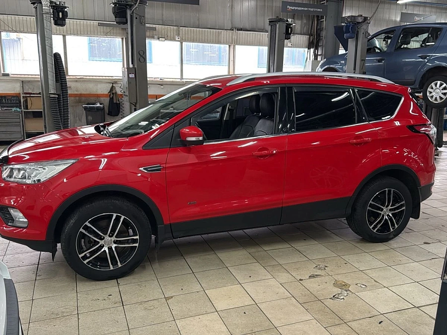 Ford Kuga, 2017г., полный привод, автомат