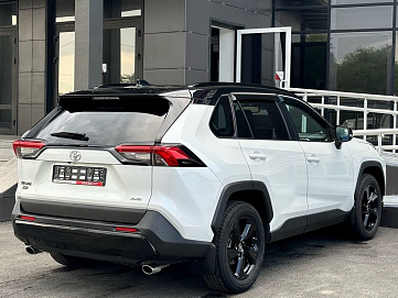 Toyota RAV4, 2020г, полный привод, автомат