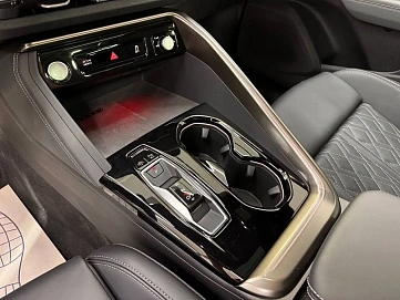 Audi Q5, 2025г, передний привод, робот