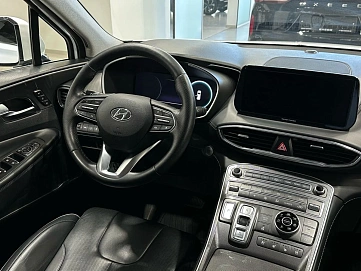 Hyundai Santa Fe, 2021г, полный привод, робот
