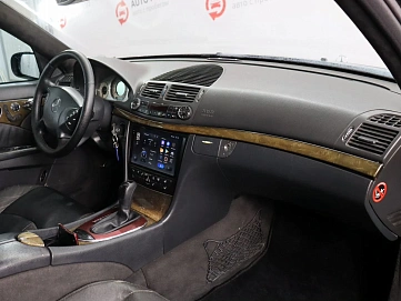 Mercedes-Benz E-Класс, 2002г, задний привод, автомат